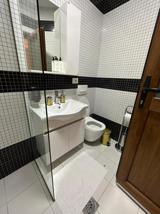 Hotel Dardania Kukes Kültér fotó