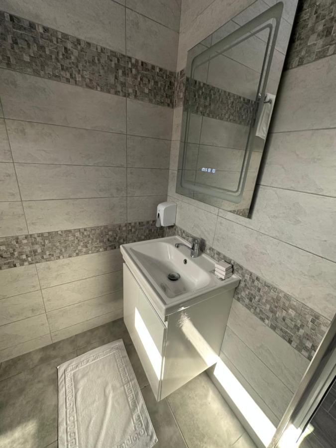 Hotel Dardania Kukes Kültér fotó